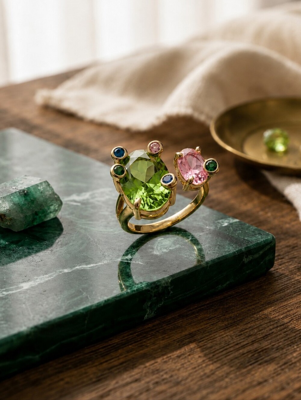 Luxury Gold Ring with Green and Pink Gemstones - Picture 5 of 6
